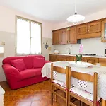 Σπίτι διακοπών In Con Ampio Giardino Esterno
