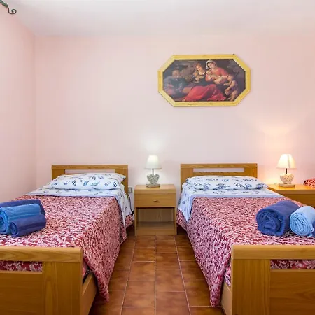 Holiday home In Con Ampio Giardino Esterno *