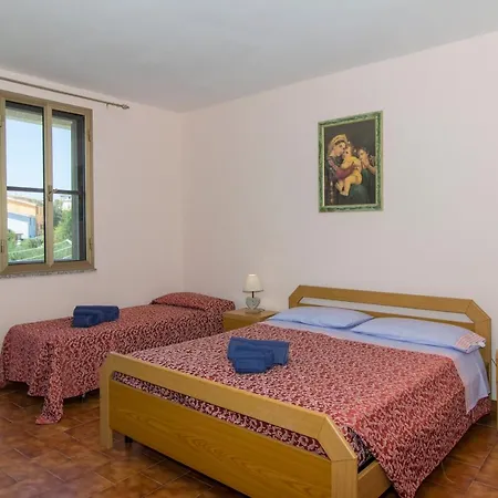 Casa vacanze In Con Ampio Giardino Esterno