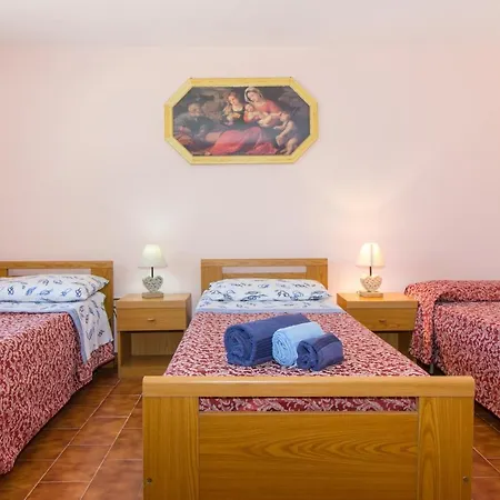 In Con Ampio Giardino Esterno Holiday home