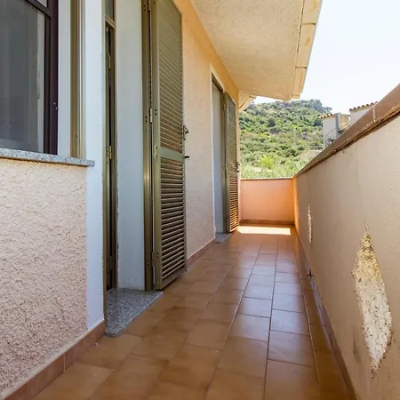 Holiday home In Con Ampio Giardino Esterno *
