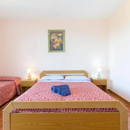 In Con Ampio Giardino Esterno Holiday home